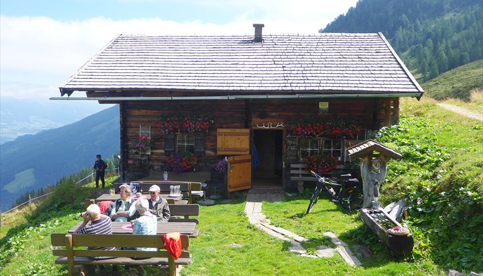 ... die Wildalm auf 1694m Seehöhe.
