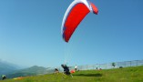 ... Hängegleiter, Paragleiten auch Tandemflüge.