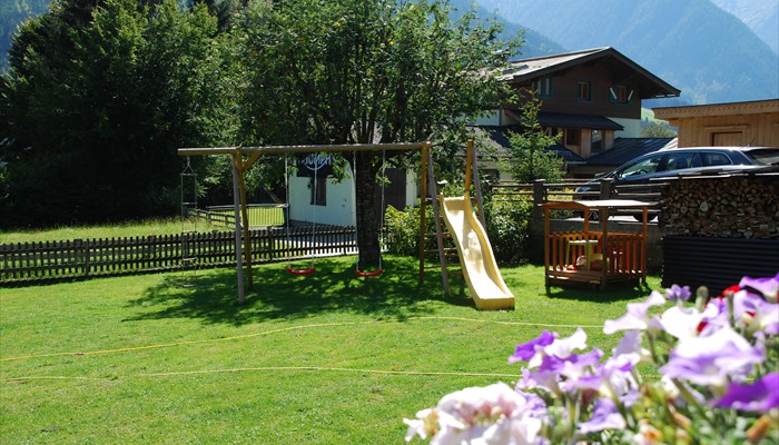 ... ein Spielplatz für die Kleinen ...